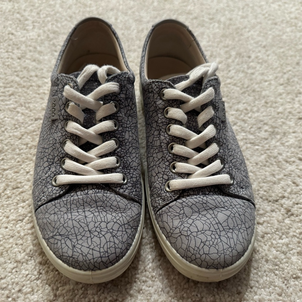Ecco Sneakers